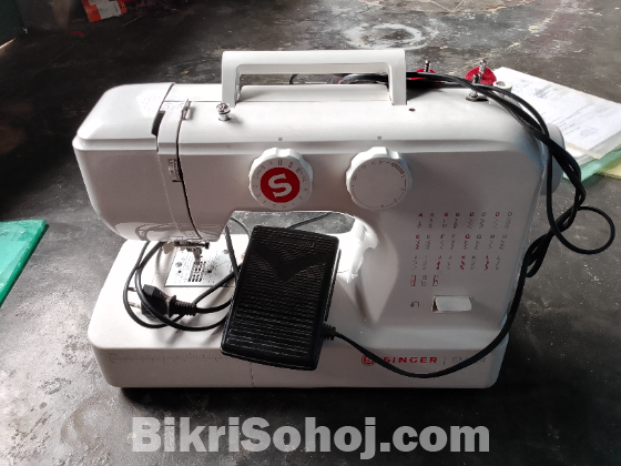 Singer SM024 Multi-functional Sewing Machine অল্প ব্যবহৃত